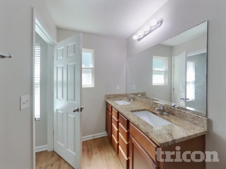 Building Photo - 4480 Glendas Meadow Dr