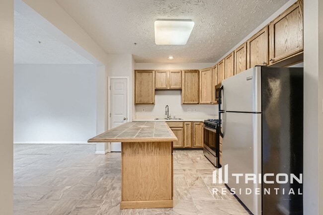 Building Photo - 8384 Frostwood Dr