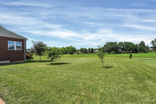 Building Photo - 6468 Holly Ln