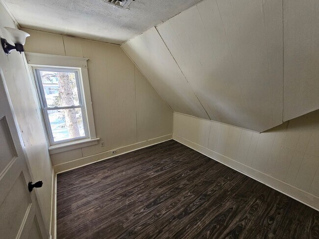 Building Photo - 420 N 2nd Ave