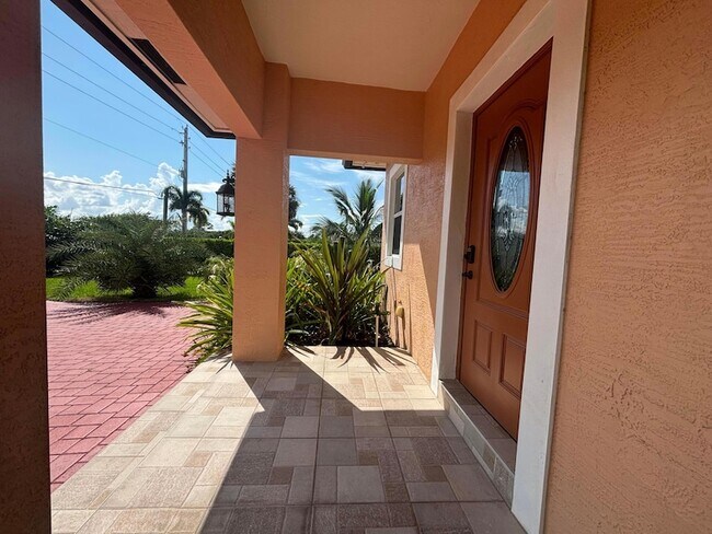 Building Photo - 4649 Lillian Ave