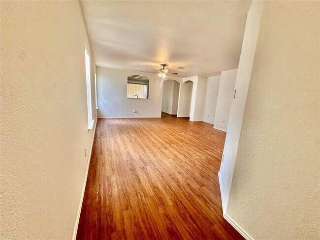 Building Photo - 17204 Ardisia Dr