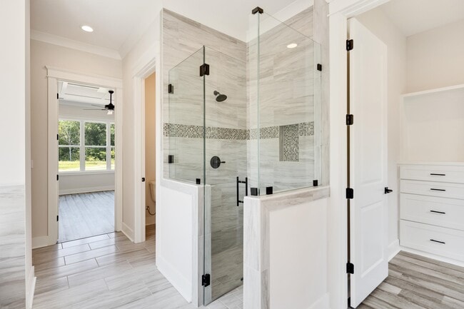 Building Photo - 5011 Jon Oak Dr