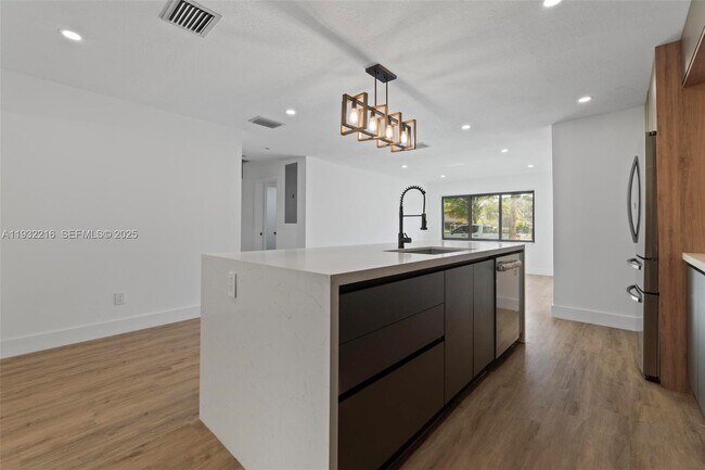 Building Photo - 1516 SW 30th Terrace