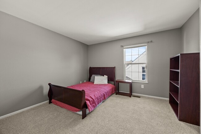 Building Photo - 4462 Alameda Dr