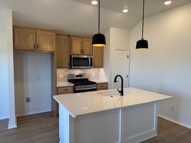 Building Photo - 705 Elena Dr