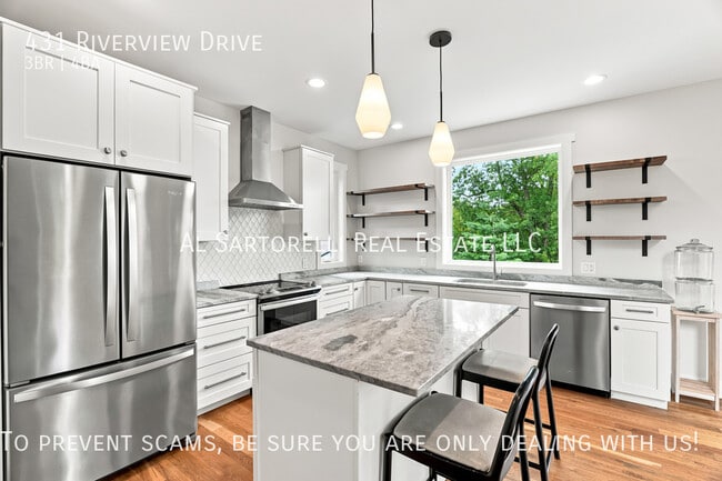 Building Photo - 431 Riverview Dr