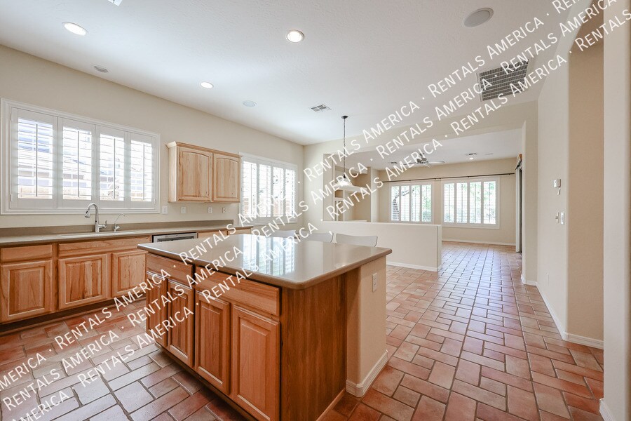 Building Photo - 2348 W River Rock Ct