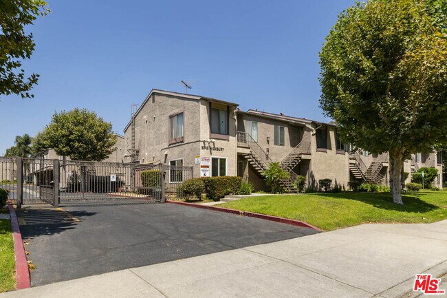 Building Photo - 2345 Highbury Ave