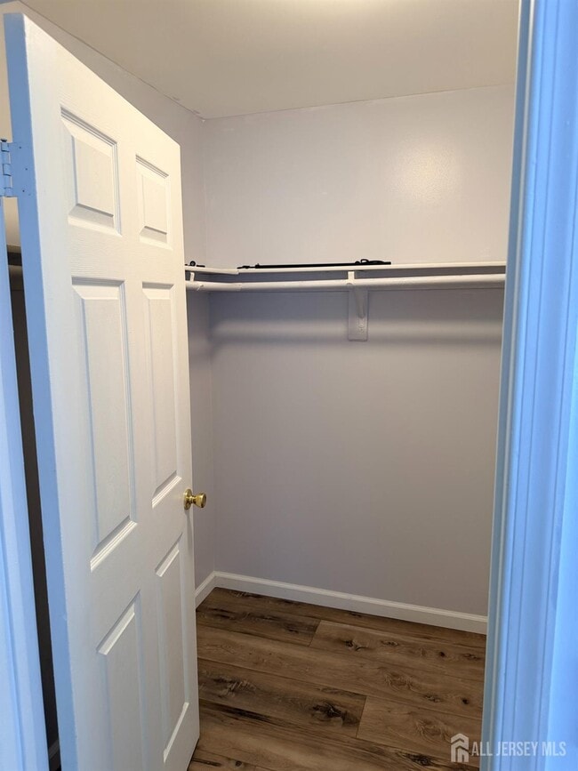 Building Photo - 343 Ventnor Ct