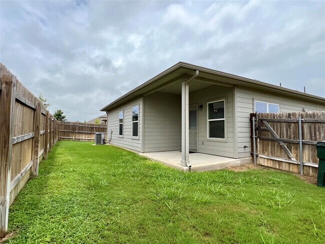 Building Photo - 104 Lassy Cove