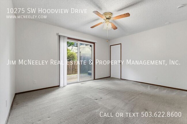 Building Photo - 10275 SW Hoodview Dr