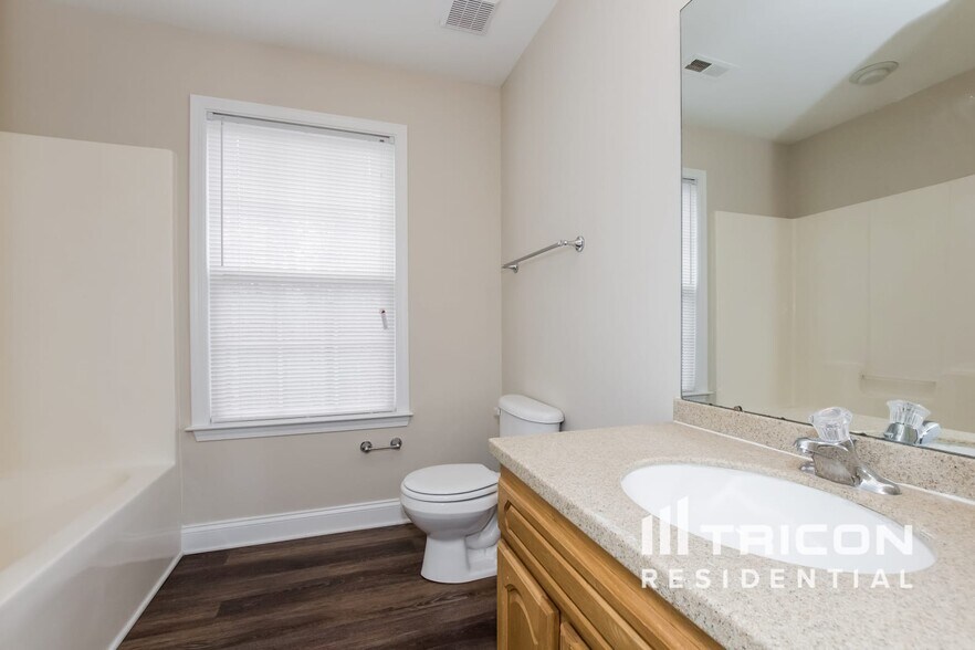 Building Photo - 2457 Terra Dr