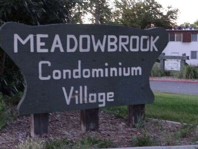 Building Photo - Secure Meadowbrook Village Condo w 1 car g...
