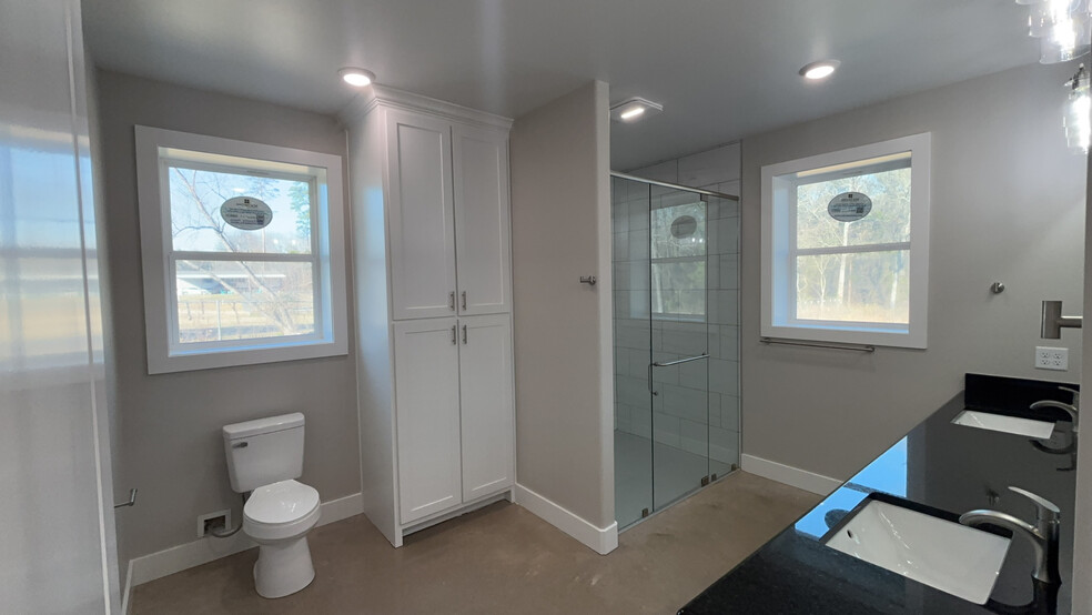 Master bathroom with floor to ceiling linen closet - 12542 Vinson Cir