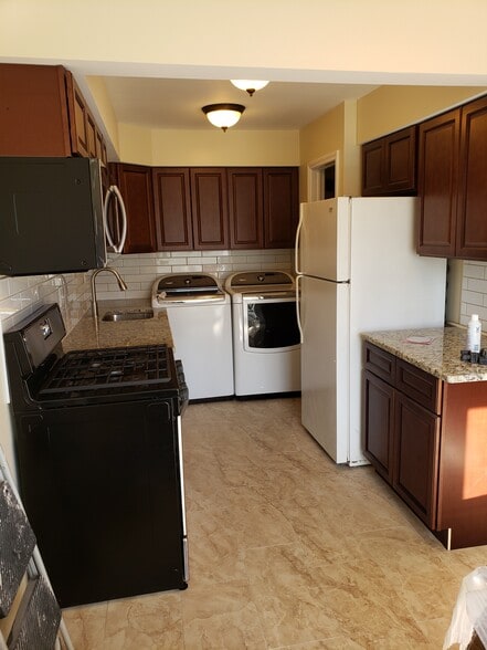 Kitchen - 41205 S Woodbury Green Dr