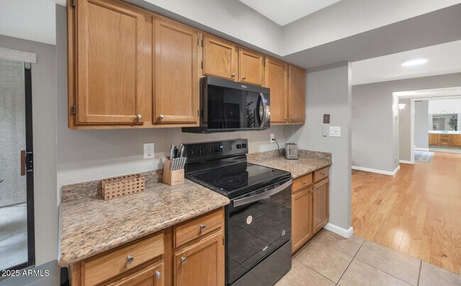 Building Photo - 9445 N 94th Pl