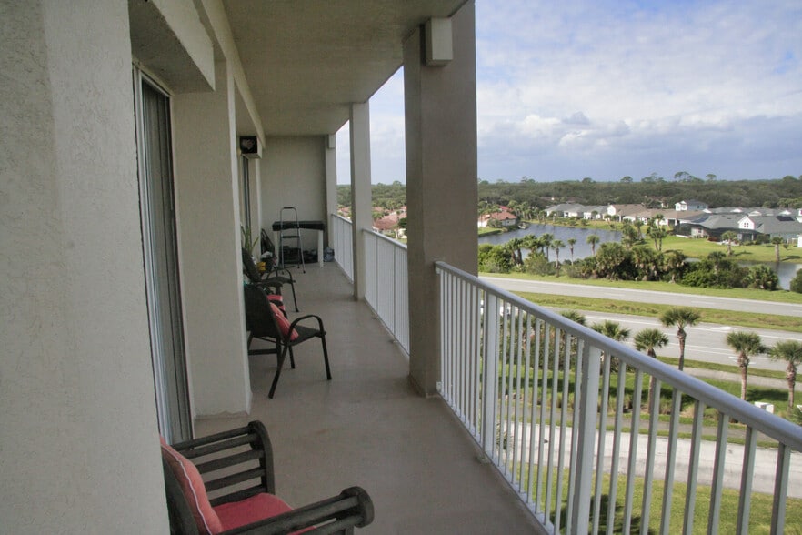 wrap around balcony - 104 Surfview Dr