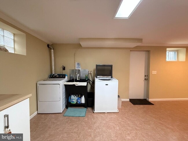 Building Photo - 9709 Saxony Rd