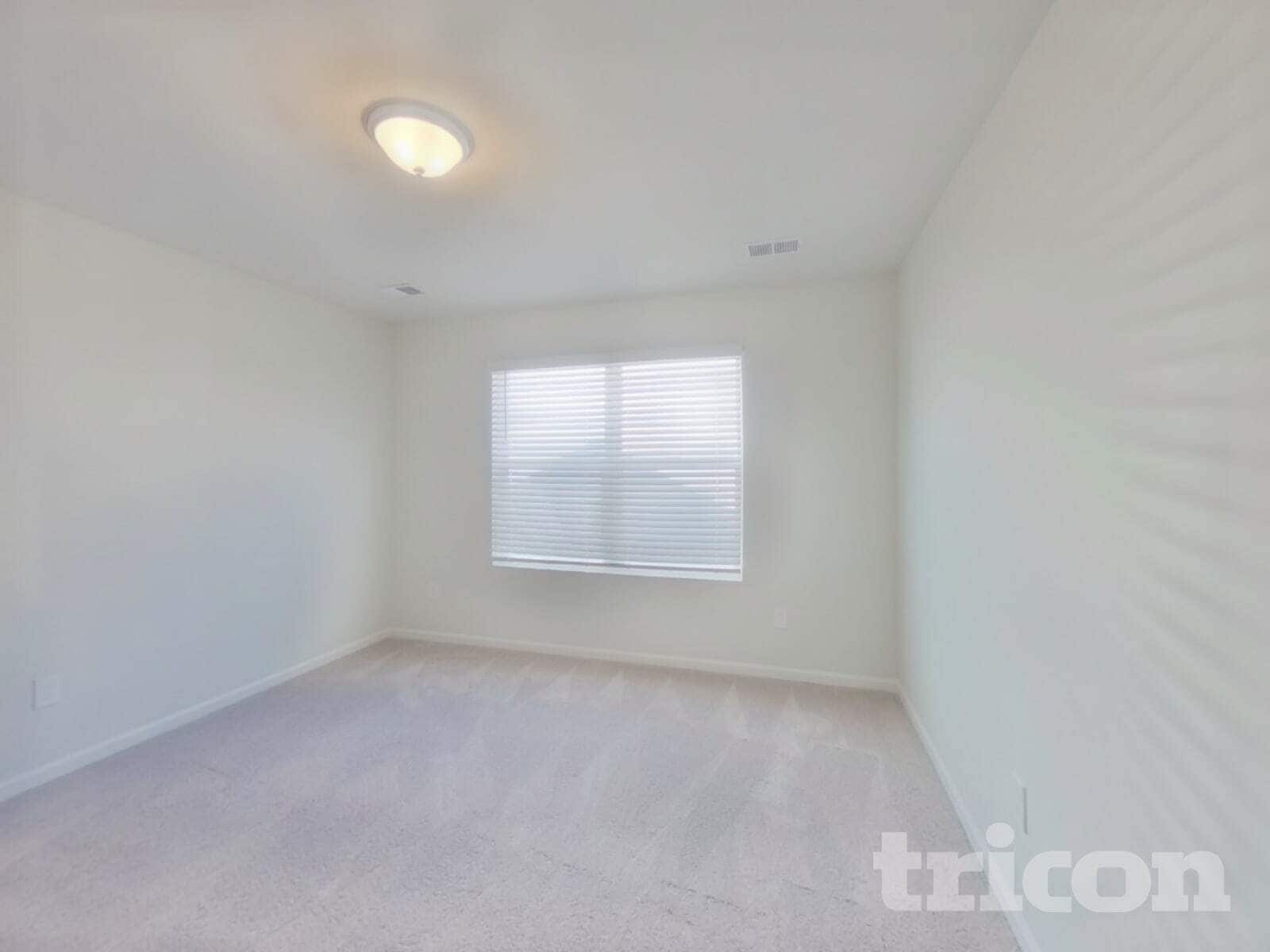 Building Photo - 14 Chalet Ct