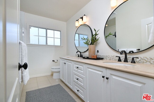 Building Photo - 12614 Morrison St