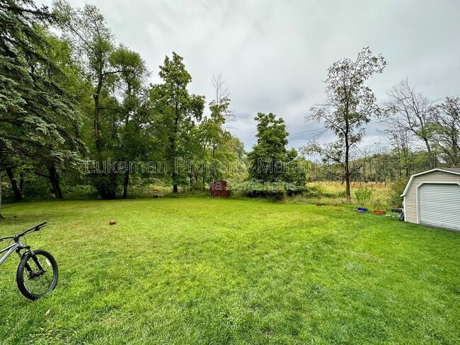 Building Photo - 9325 S Westnedge Ave