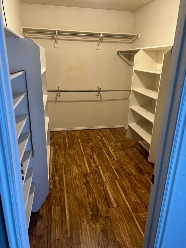 Building Photo - 926 Ibis Way