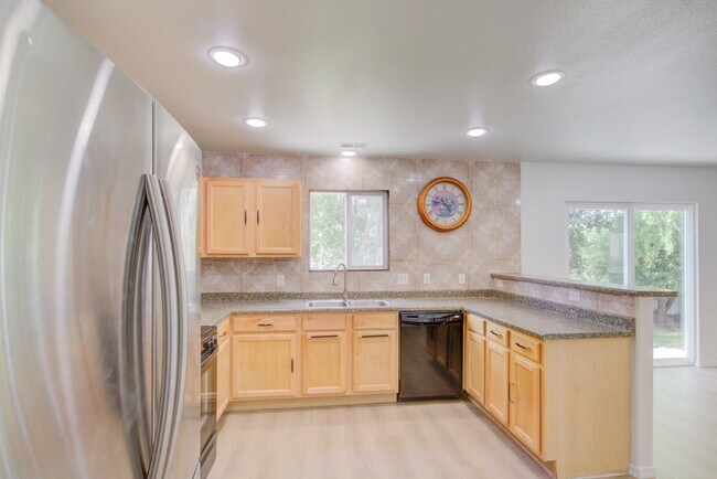 Building Photo - 1153 W 400 S