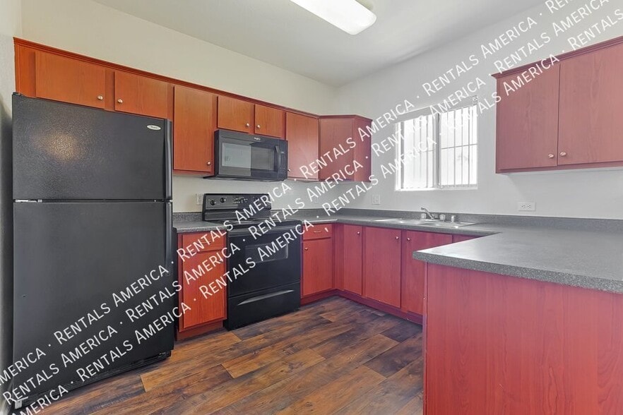 Building Photo - 1941 S Pierpont