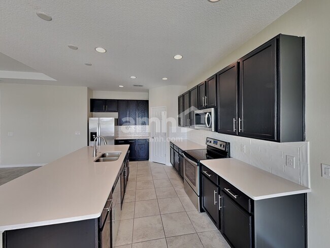 Building Photo - 1813 Henley St