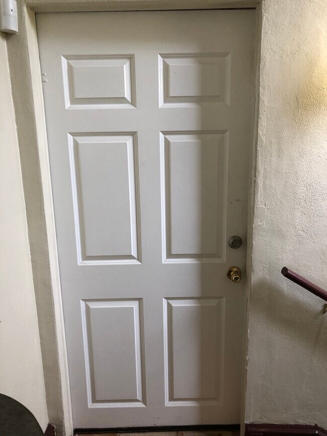 Building Photo - 5962 Oakherst Plz