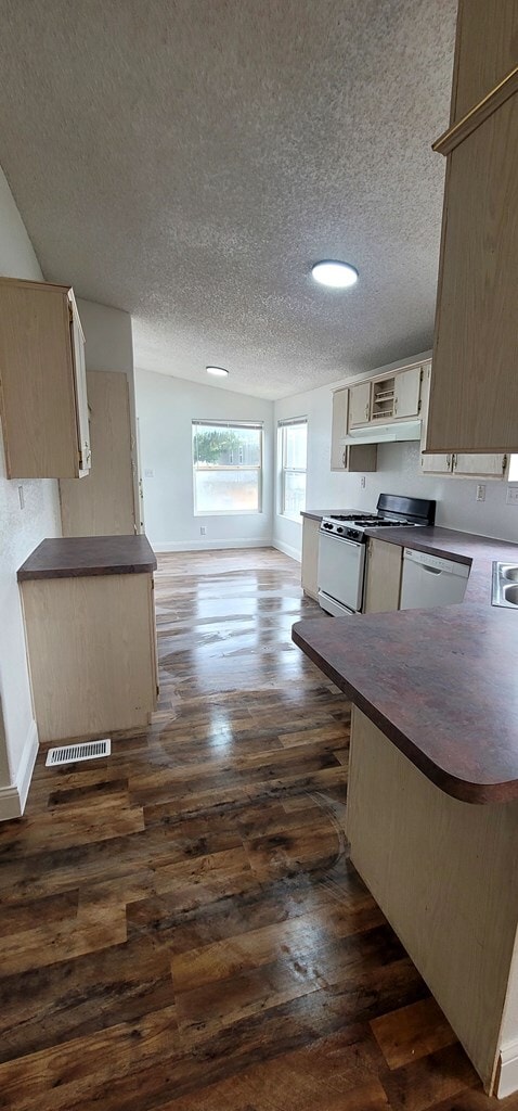 Building Photo - 7100 Airline Dr