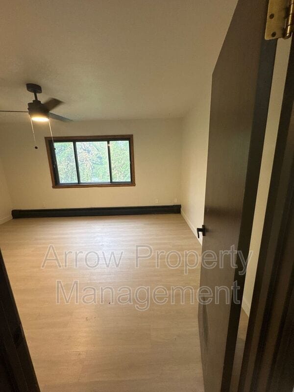 Building Photo - 215 E Arbor Ave