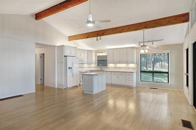 Building Photo - 11090 Lakeside Dr