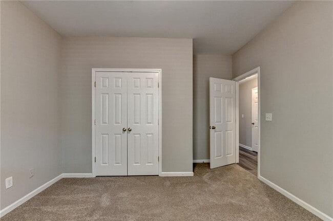 Building Photo - 4021 Edgecomb Dr