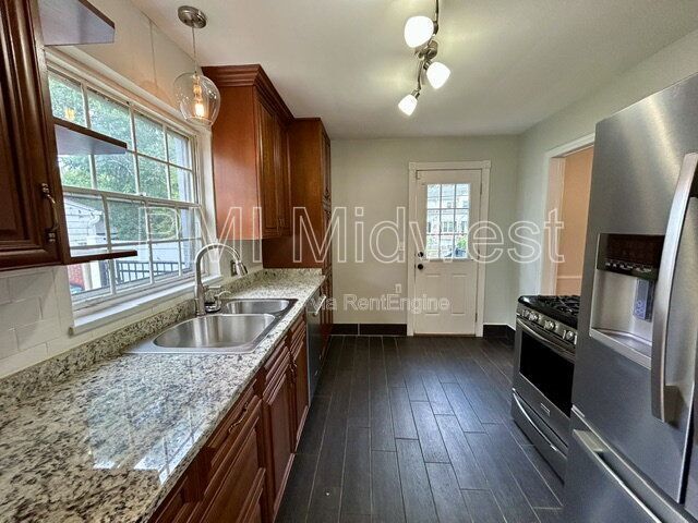 Building Photo - 5663 N Illinois St