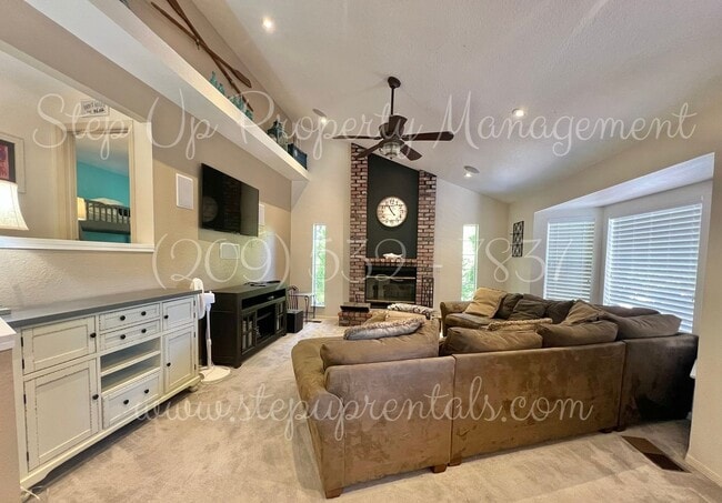 Building Photo - Charming 3-Bedroom Retreat in Gated Groveland Community – Lake Access Included!