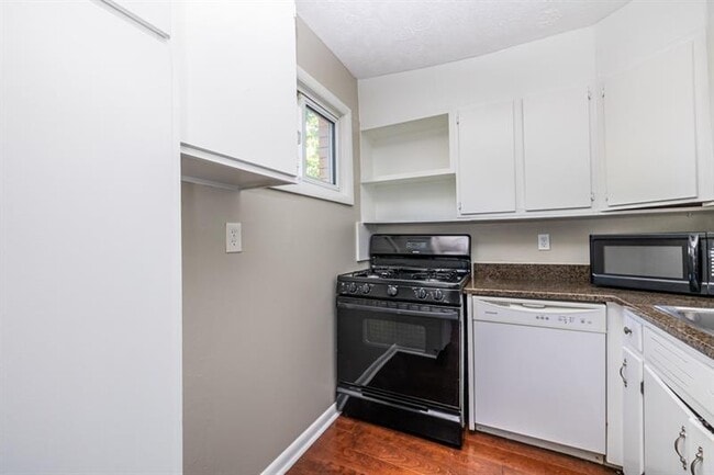 Building Photo - 120 Biscayne Dr NW