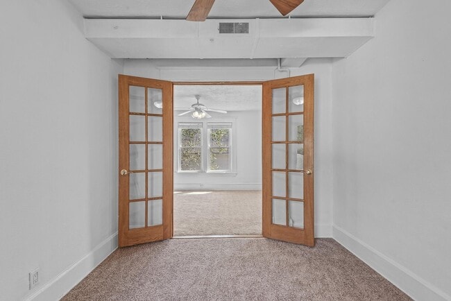 Building Photo - 3301 22nd Ave S