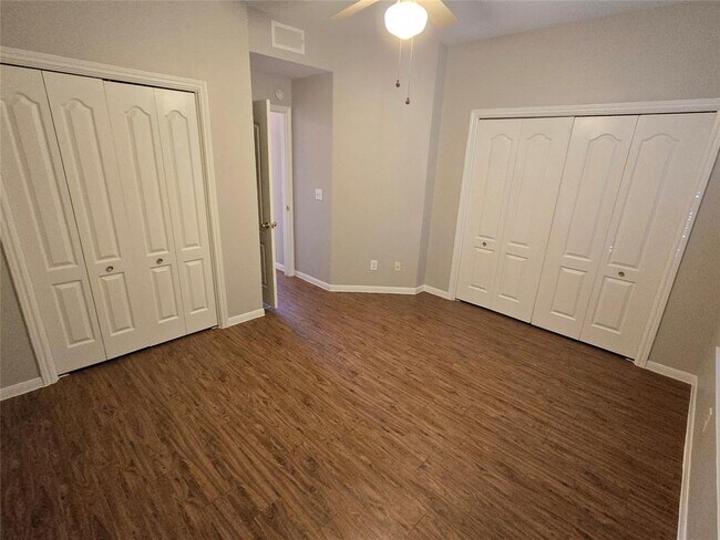 Building Photo - 6000 Shepherd Mountain Cove