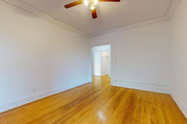 Floorplan - 5300-5308 S. Greenwood Avenue