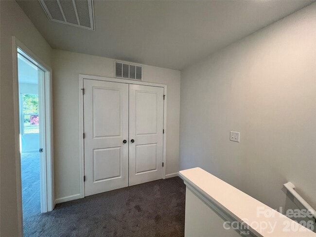 Building Photo - 574 N Broad St