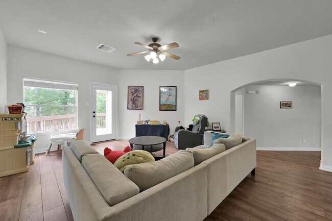 Building Photo - 4770 Jackson Square Dr