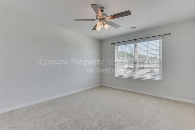 Building Photo - 930 Quaint Parish Cir