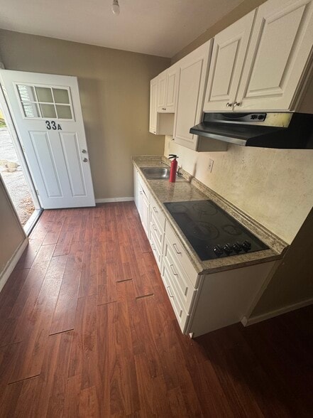 Building Photo - 33 Bushnell Ave