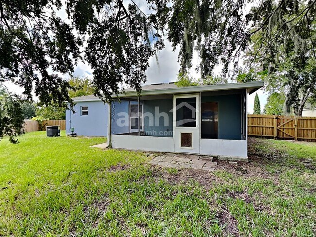 Building Photo - 7491 Volley Dr N