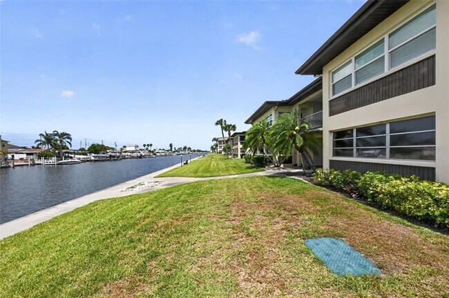 Building Photo - 4758 Jasper Dr