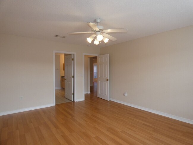 Building Photo - 4 Bedroom in Spencer Oaks Subdivision