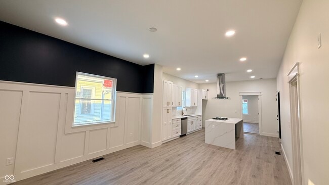 Building Photo - 1835 Applegate St