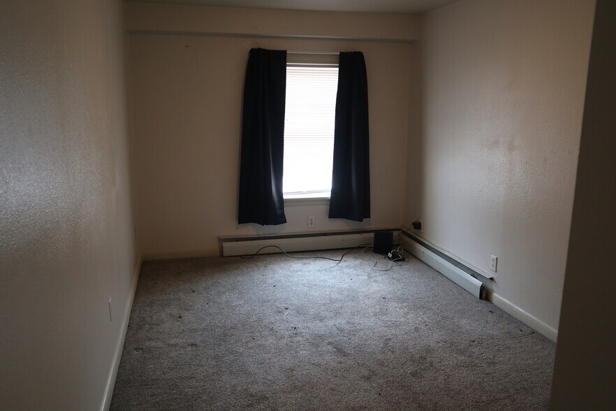 Building Photo - 228 3rd St